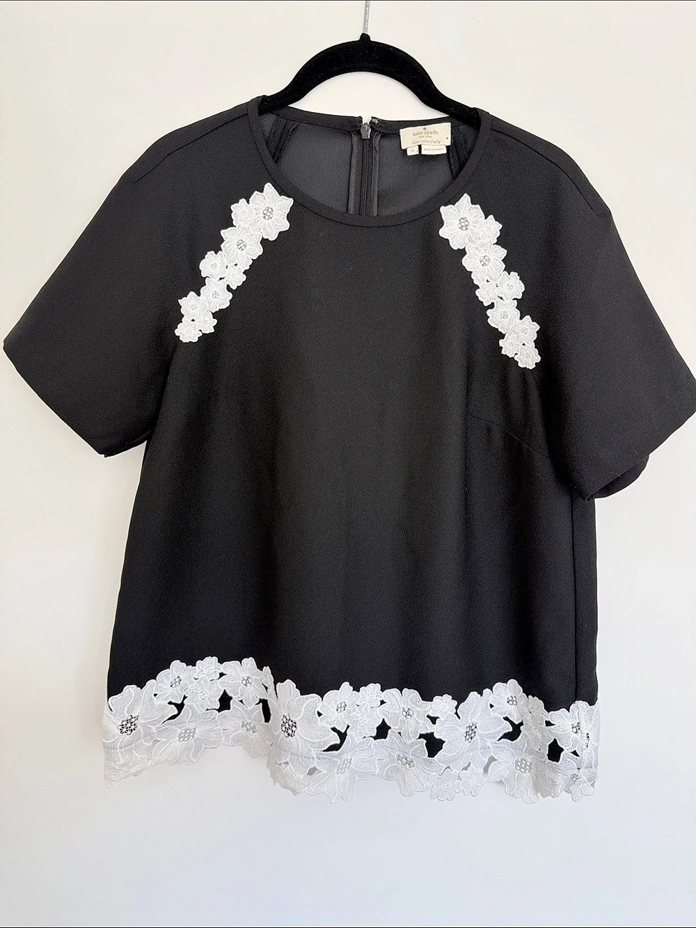 Kate Spade New York Black & White Lace Hem Blouse Size 6 Like New